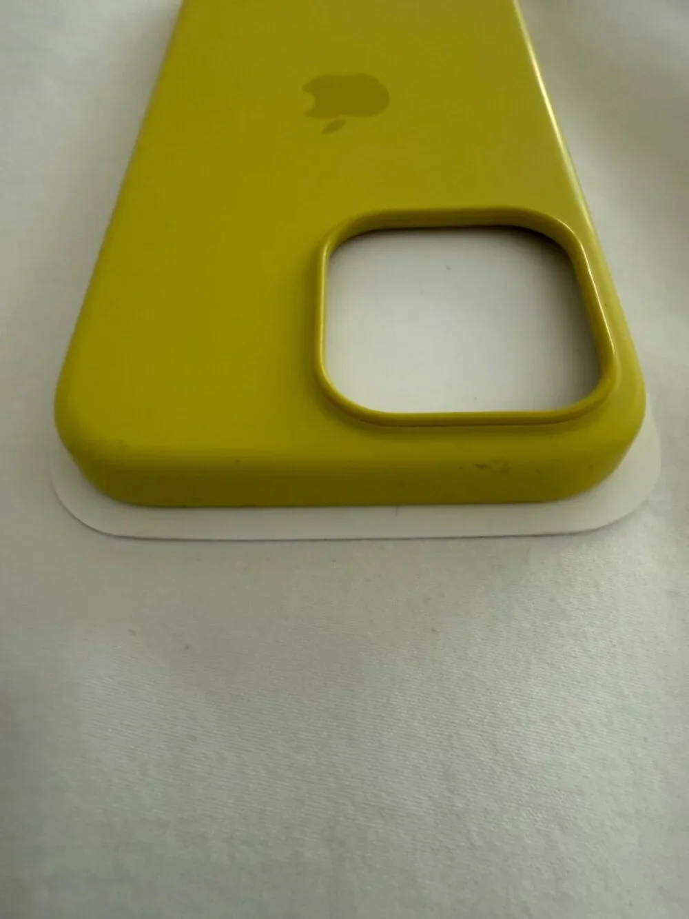 Apple iPhone 16 Pro Max Silicone Case - Yellow